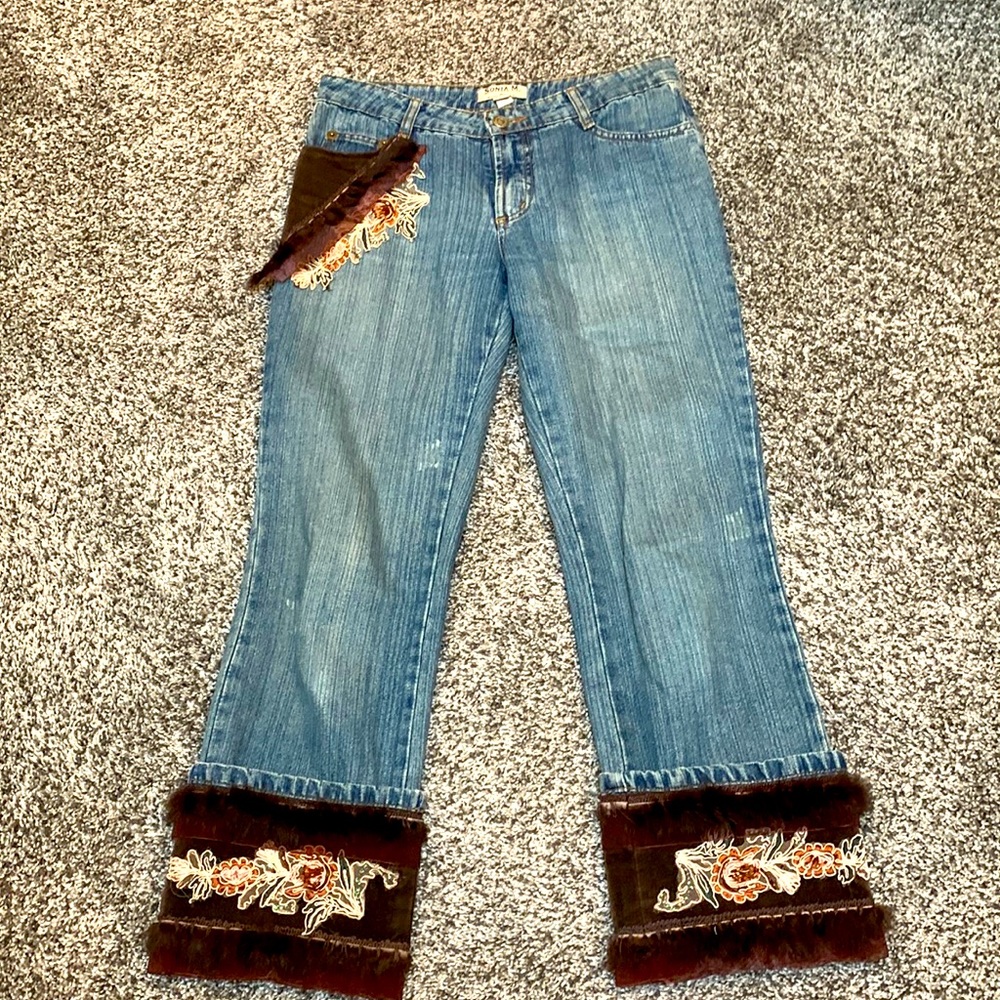 😍Host Pick🤩 SONIA M. by SONIA MELEJ jeans with multi media appliqué